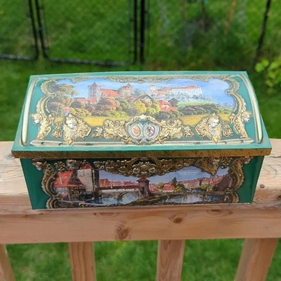 German Biscuit Tin - Picture 2 of 9